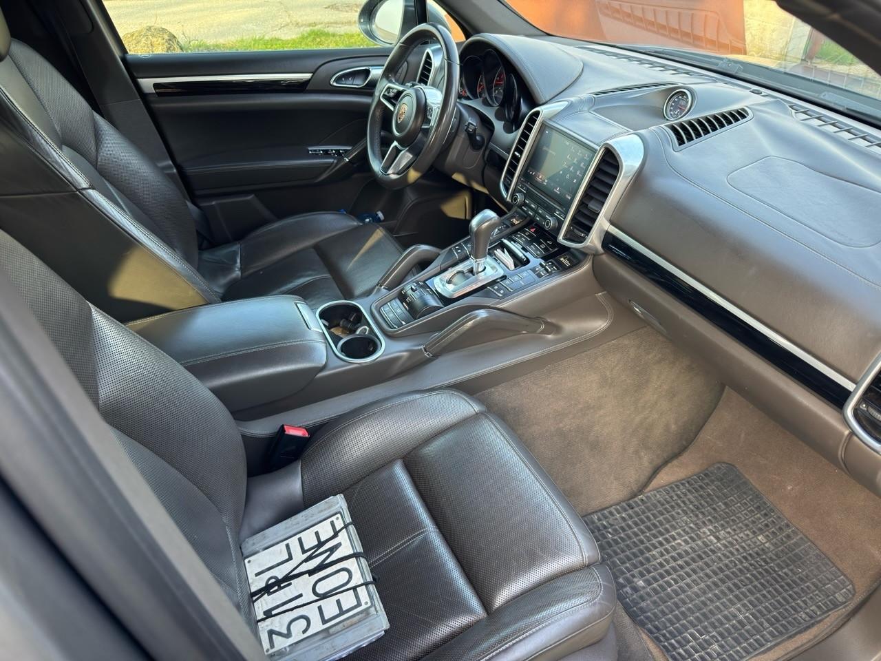 Porsche Cayenne Cayenne 3.0 Platinum Edition tiptronic ALLEST. GTS