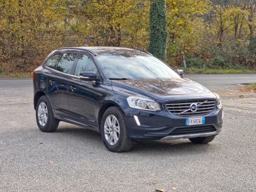 Volvo XC 60 XC60 D3 Geartronic R-design 2017-E6 Manuale