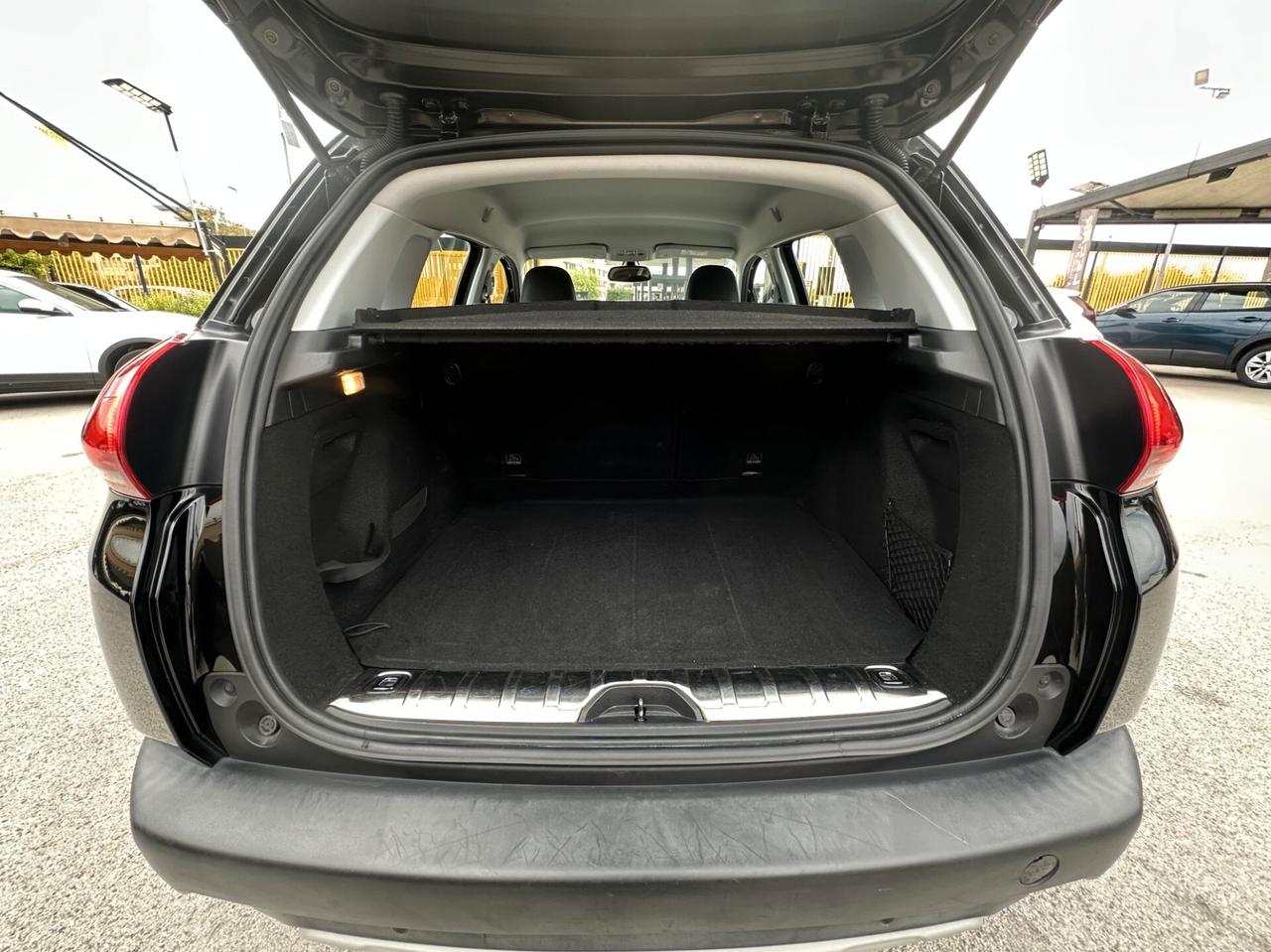 PEUGEOT 2008 1.6 BlueHDi 100 Allure