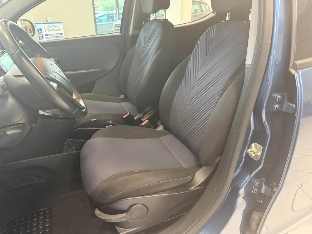 Lancia Ypsilon III 1.0 firefly hybrid UnYca s&s 70cv