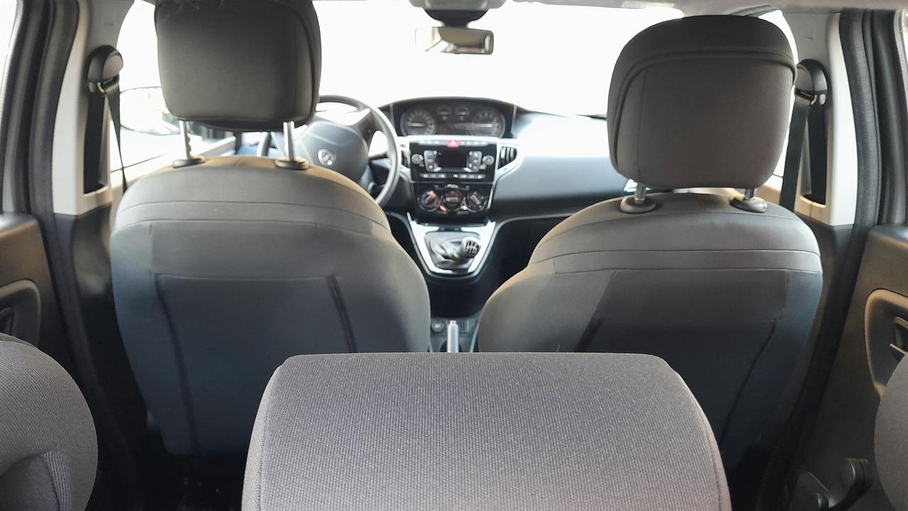 Lancia Ypsilon 1.0 FireFly 5 porte S&S Hybrid Gold Plus