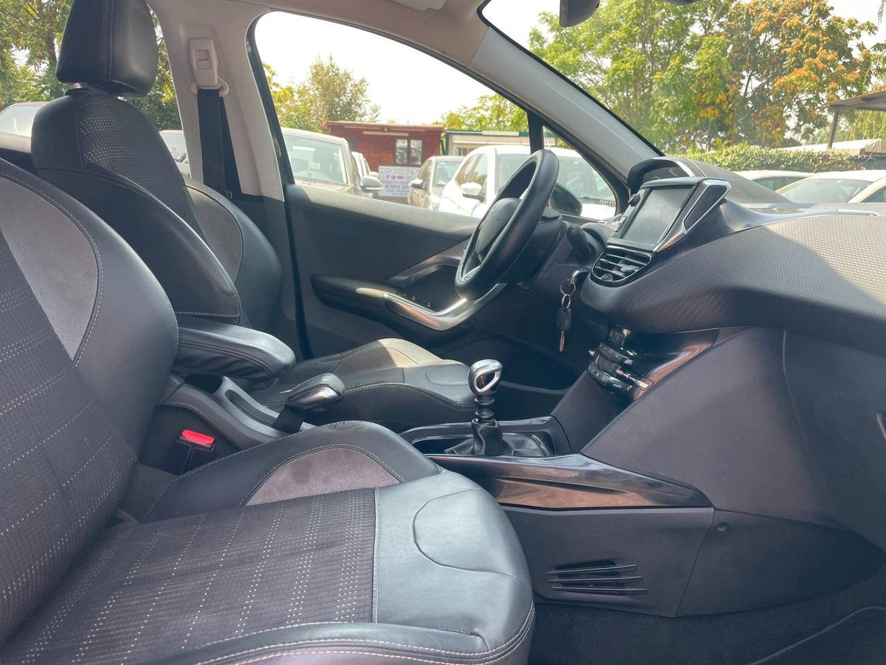 Peugeot 2008 BlueHDi 120 S&S Black Matt