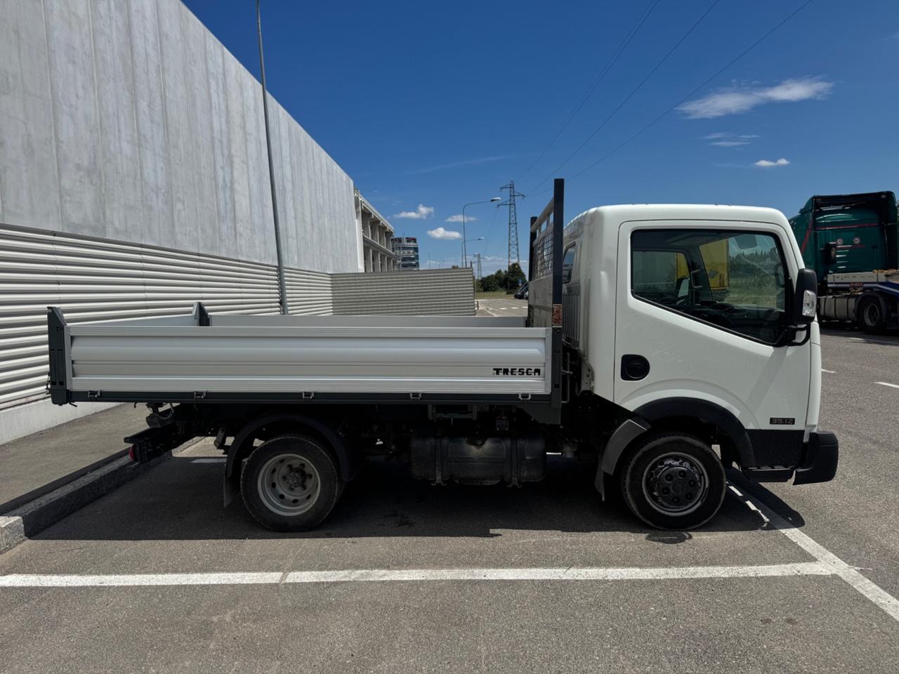 NISSAN CABSTAR NT400 RIBALTABILE TRILATERALE 2016