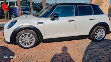 Mini Cooper MINI Cooper 5 PORTE 1.5 AUT PELLE RETROC NAVI SED. SPORT.