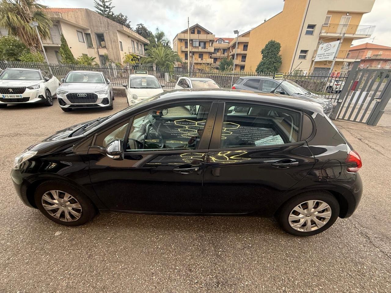Peugeot 208 BlueHDi 75 5 porte Allure