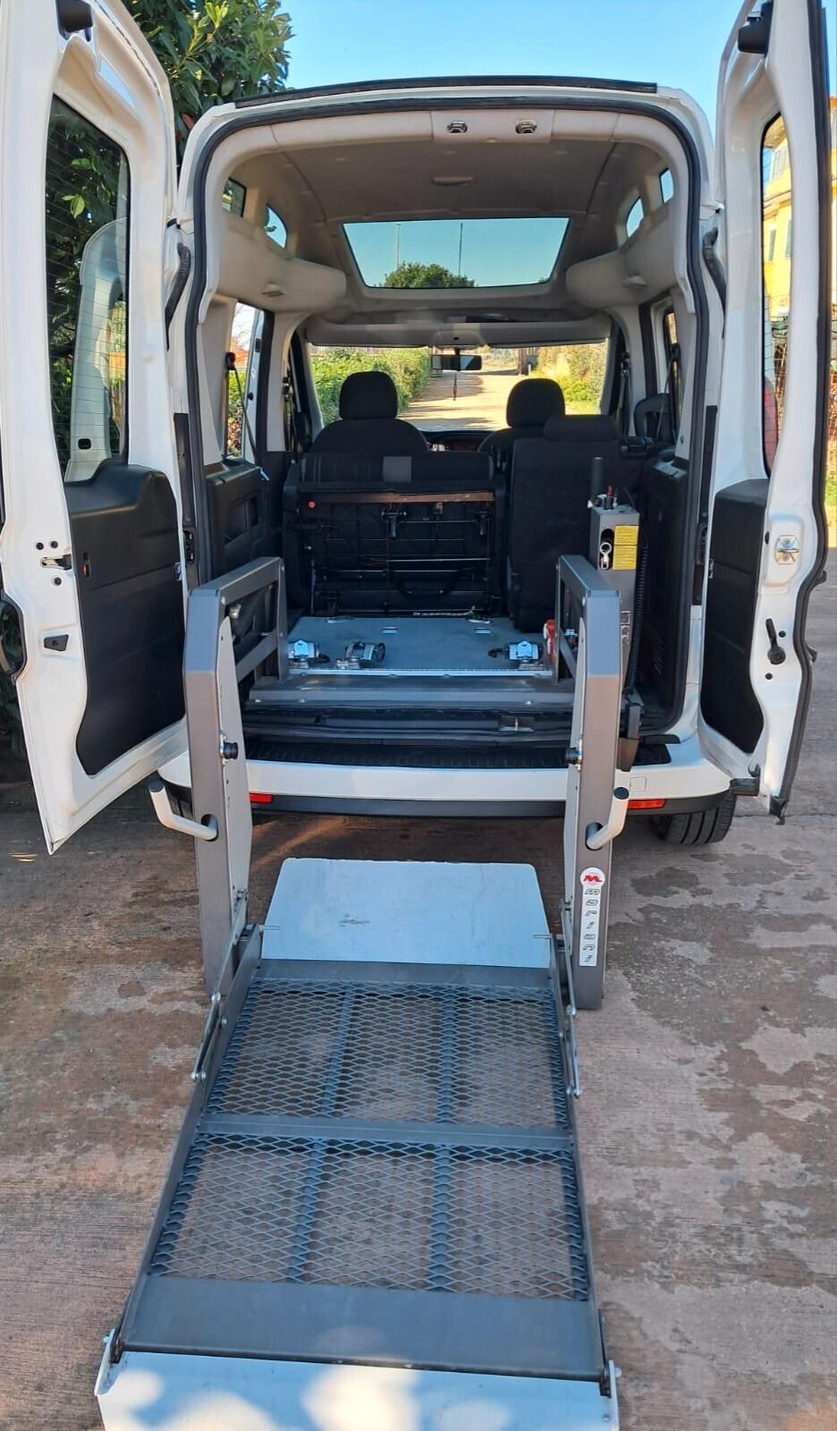Fiat Doblo EURO 6 TETTO ALTO TRASPORTO DISABILI