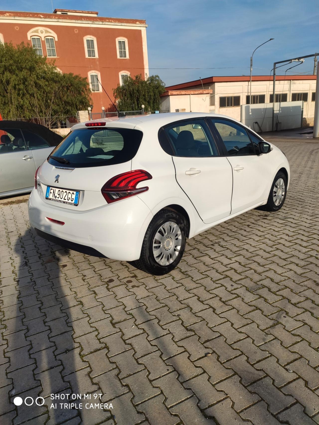 Peugeot 208 PureTech 82 5p. GPL Active