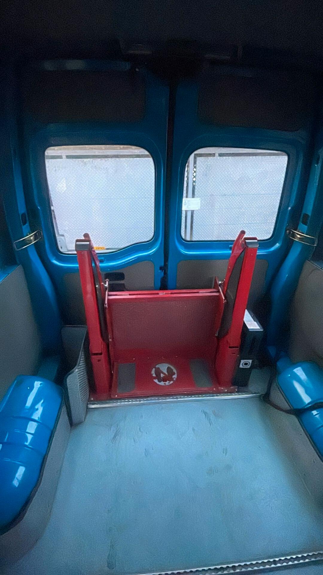 Opel 9 posti con pedana disabili