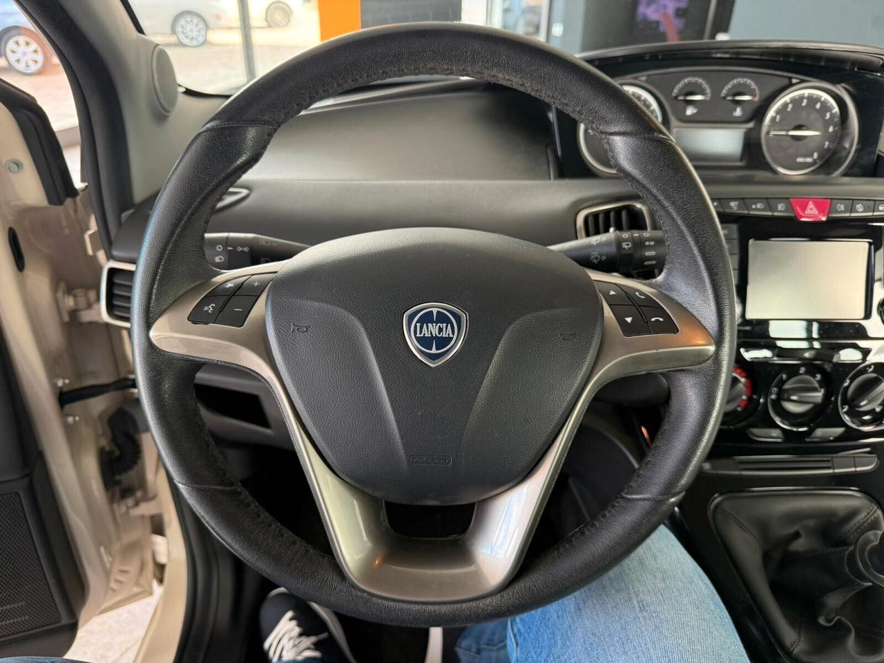 Lancia Ypsilon 1.2 69 CV 5 porte S&S Platinum NUOVA