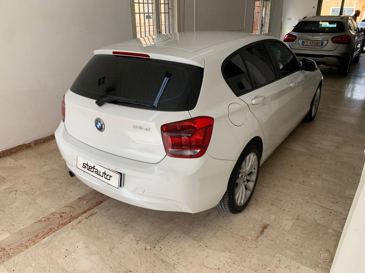 Bmw 118d 5p. Business 150.000km