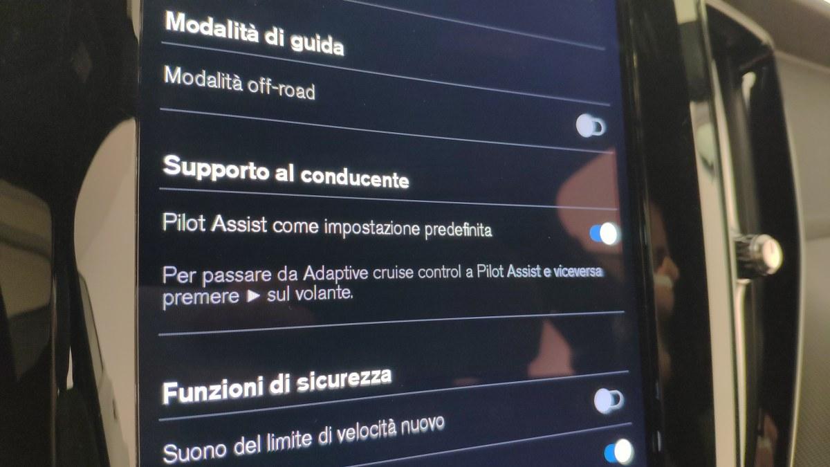 VOLVO Xc60 B5 Mild Hybrid Awd Automatico Plus Dark