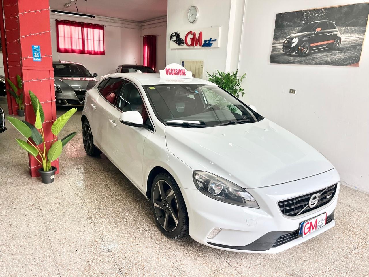 Volvo V40 D2 1.6 R-design Kinetic