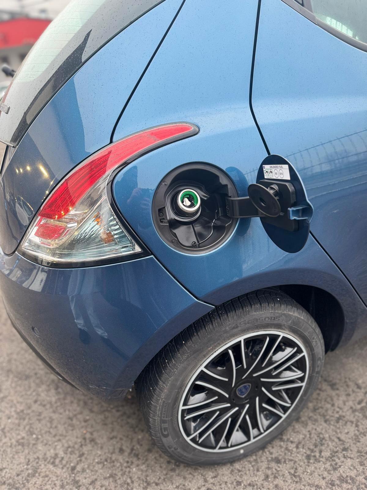 Lancia Ypsilon 1.0 FireFly 5 porte S&S Hybrid Gold