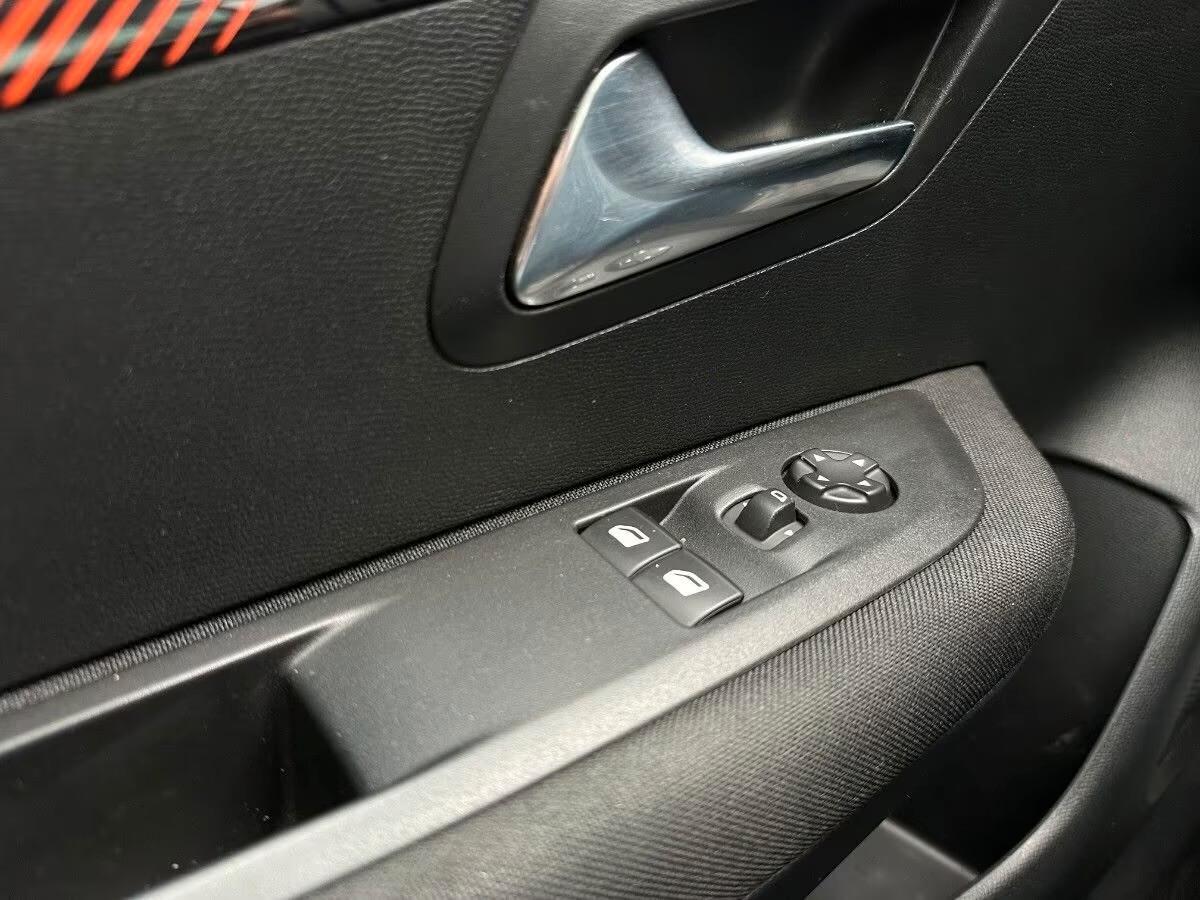 Peugeot 208 PureTech 100 Stop&Start 5 porte Allure