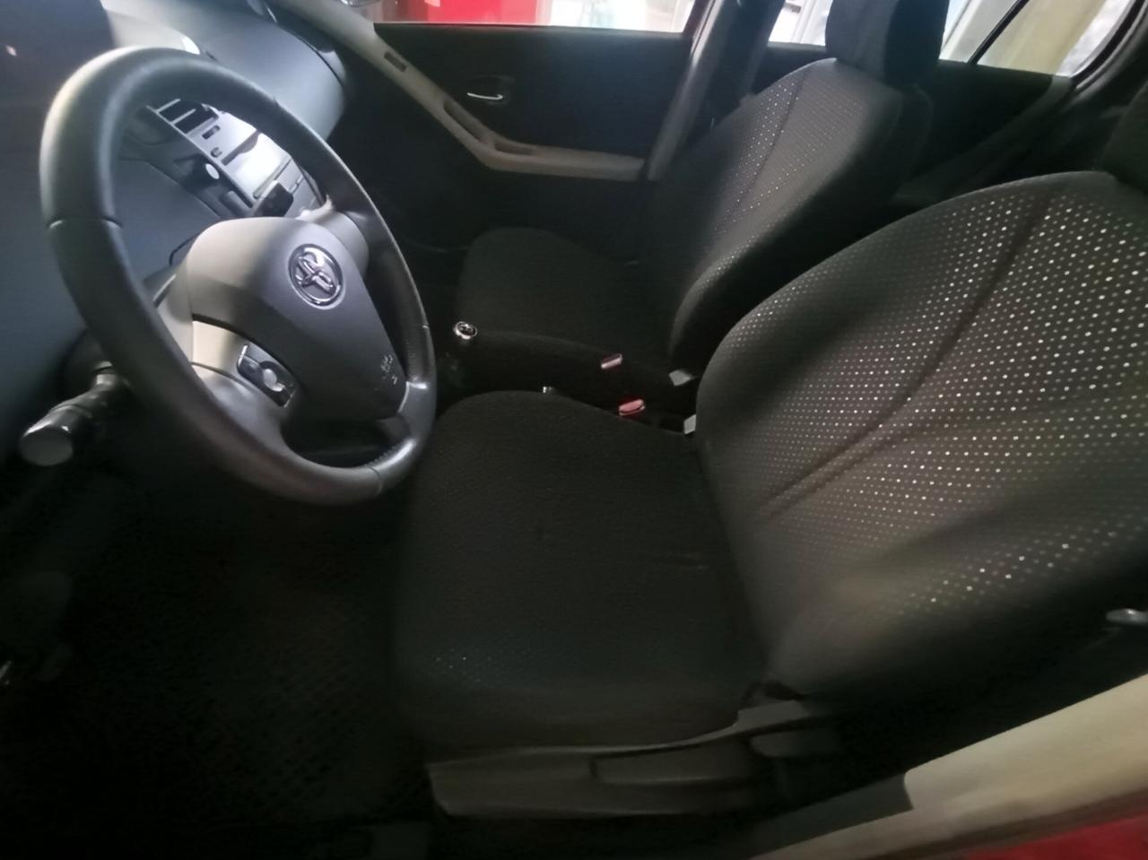 Toyota Yaris 1.0 5 porte Sol