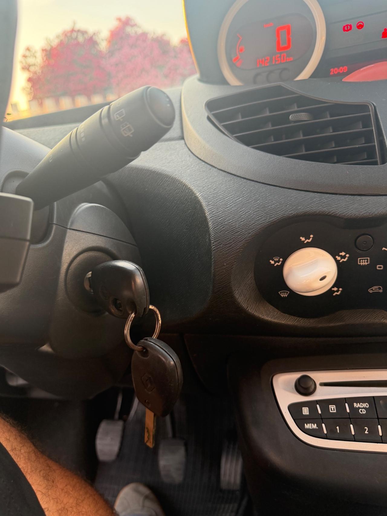 Renault Twingo 1.2 16V Etoile