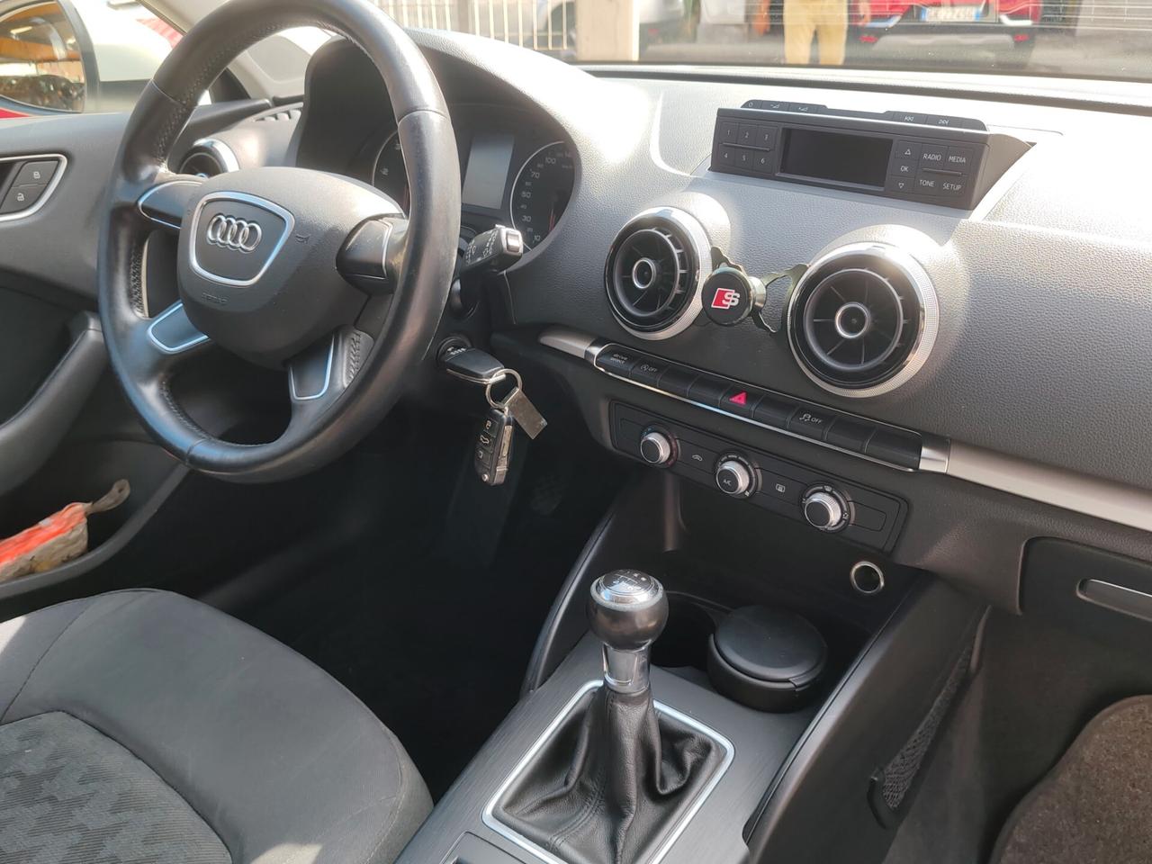 Audi A3 SPB 1.6 TDI 105 CV CR Attraction