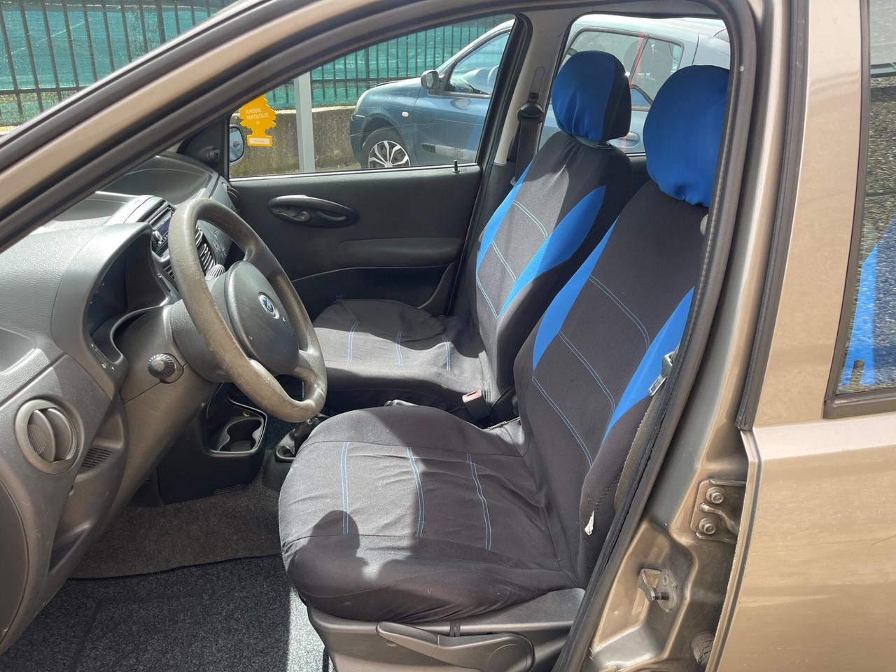 Fiat Punto 1.2i benzina euro4 neopatentati