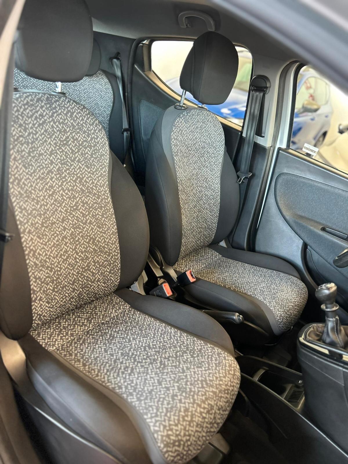 Lancia Ypsilon 1.2 69 CV 5 porte S&S Gold