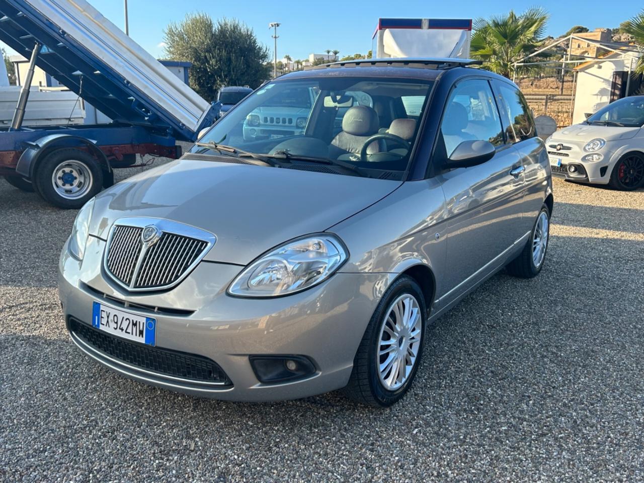 Lancia Ypsilon 1.4 16V Platino GPL