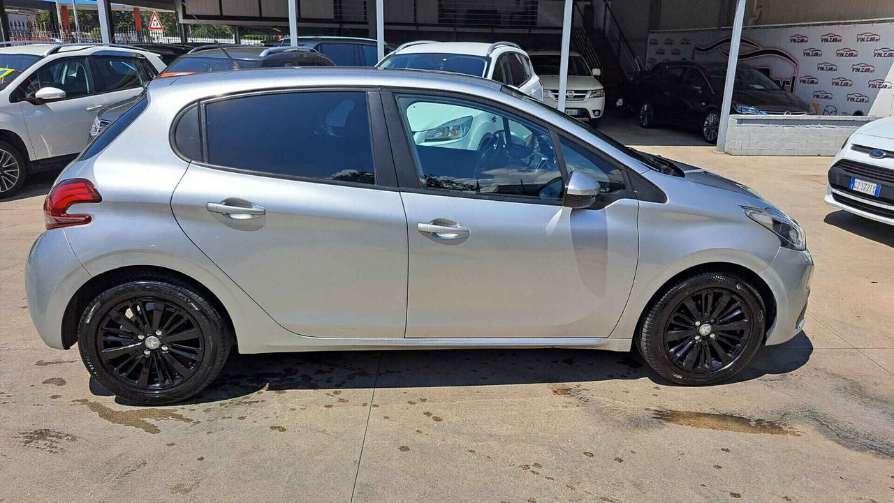 Peugeot 208 BlueHDi 75 5 porte Allure
