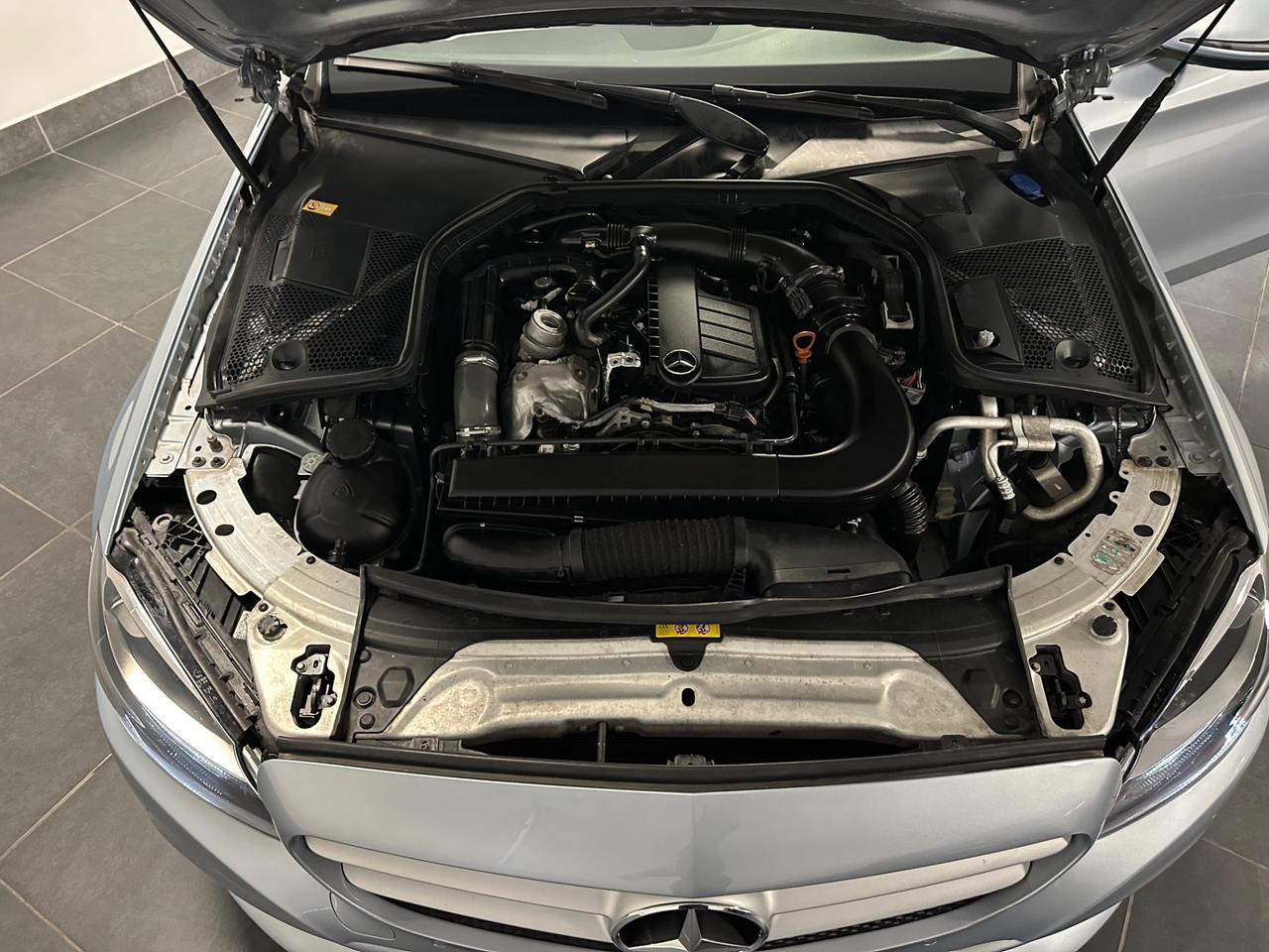 MERCEDES-BENZ C180D SPORT BERLINA 116CV AUTOMATICO