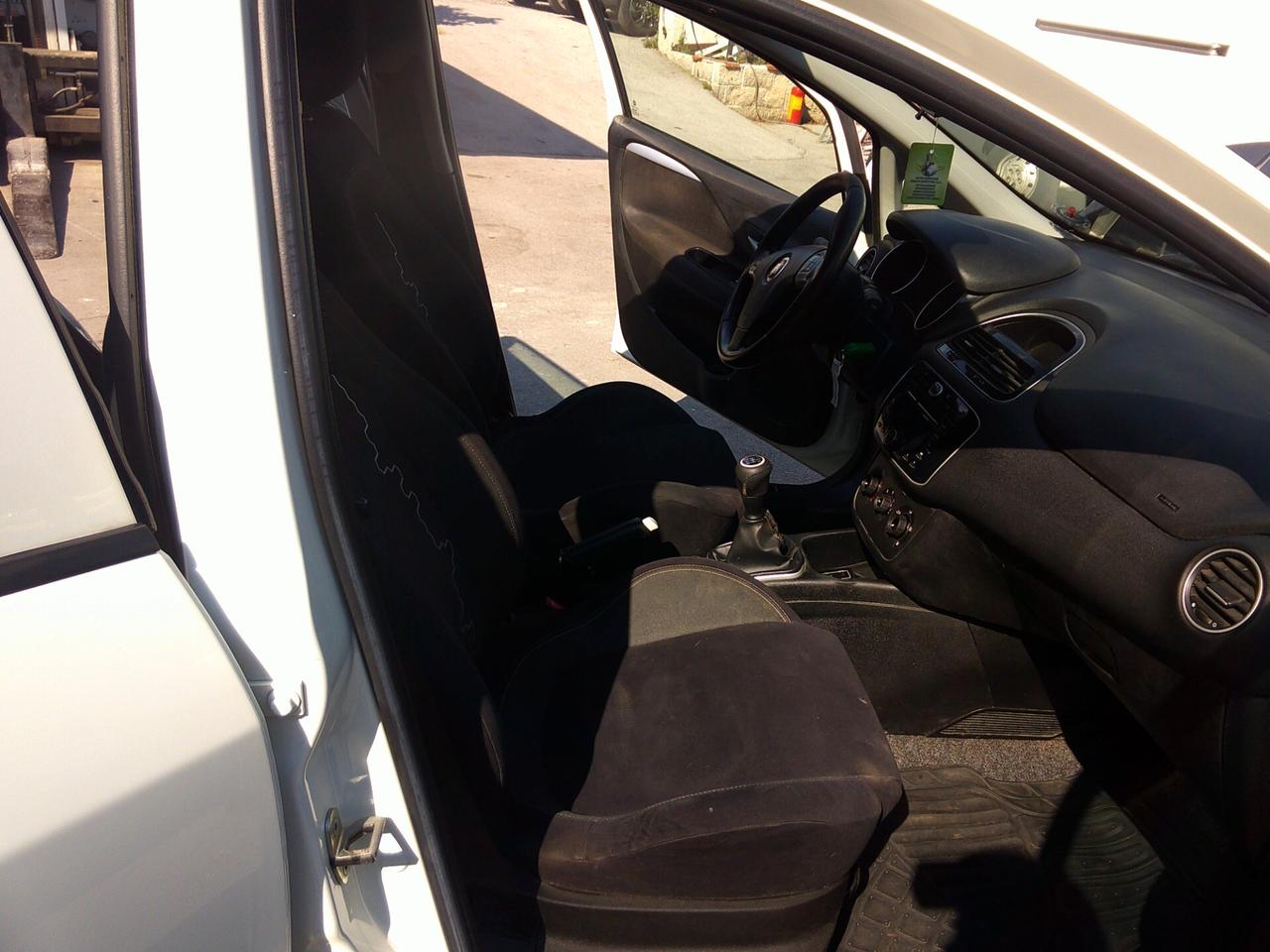 Fiat Punto 1.3 MJT II 75 CV 5 porte Lounge 15