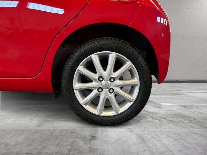 Toyota Aygo 1.0 VVT-i x-play + CERCHI IN LEGA