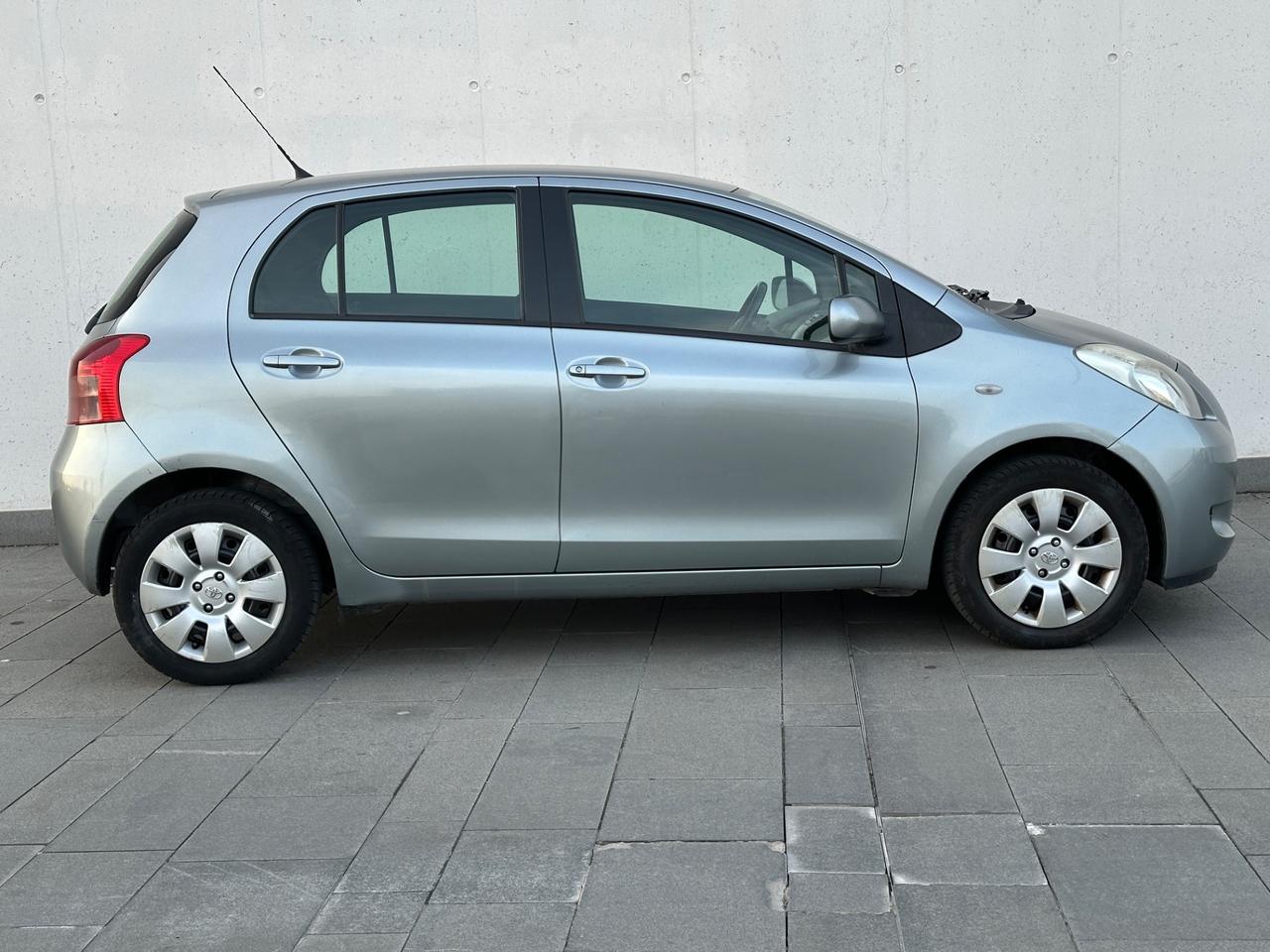 Toyota Yaris 1.0 5 porte Sol