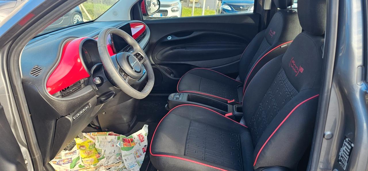 Fiat 500 500e Berlina 42 kWh La Prima