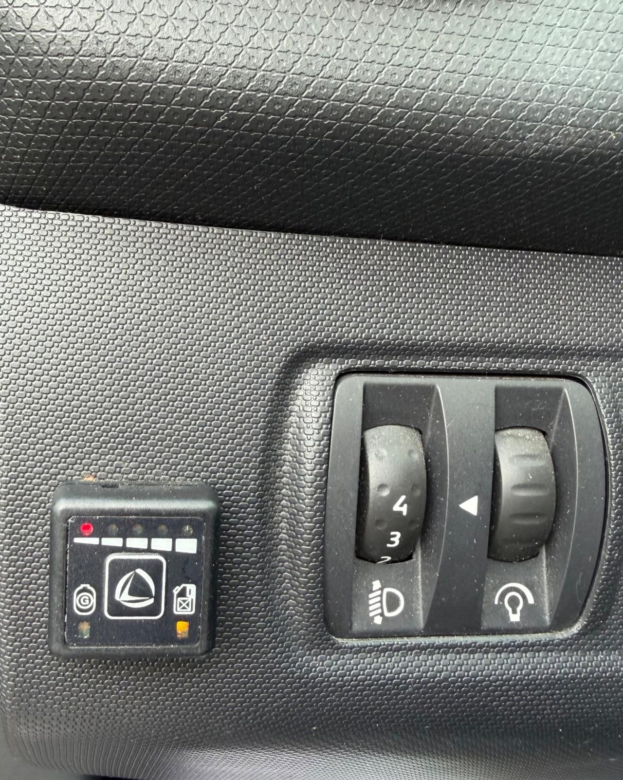 Renault Clio 1.2 75CV GPL 5 porte Costume National