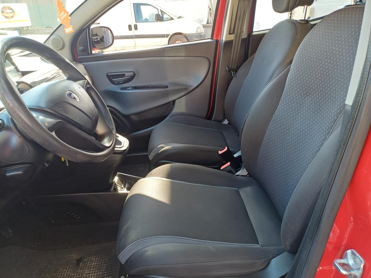 Lancia Ypsilon GPL DI SERIE Fiammante - 2018