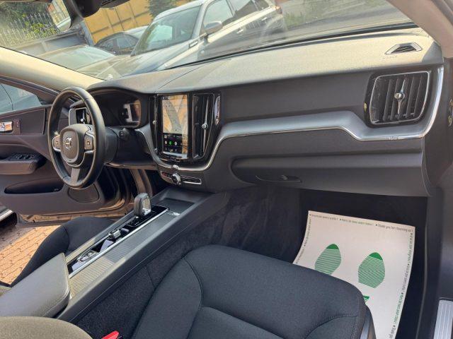 VOLVO XC60 B4 Geartronic Momentum Pro