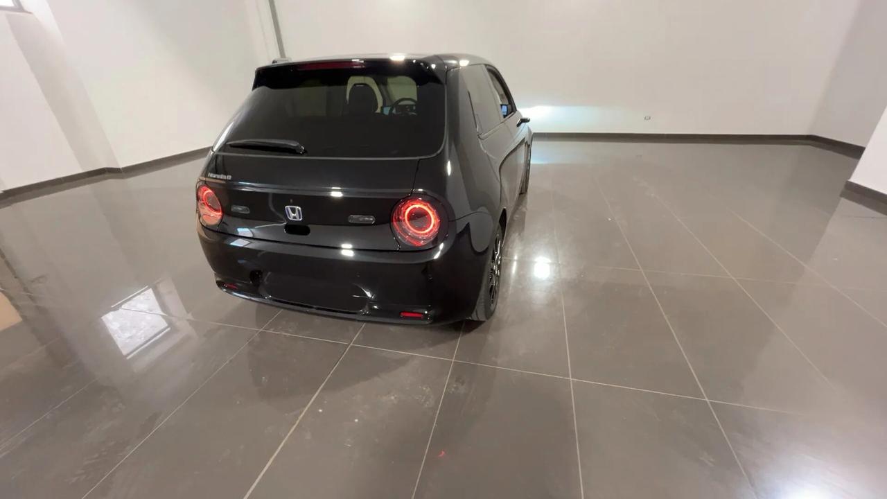 Honda e Advance 17