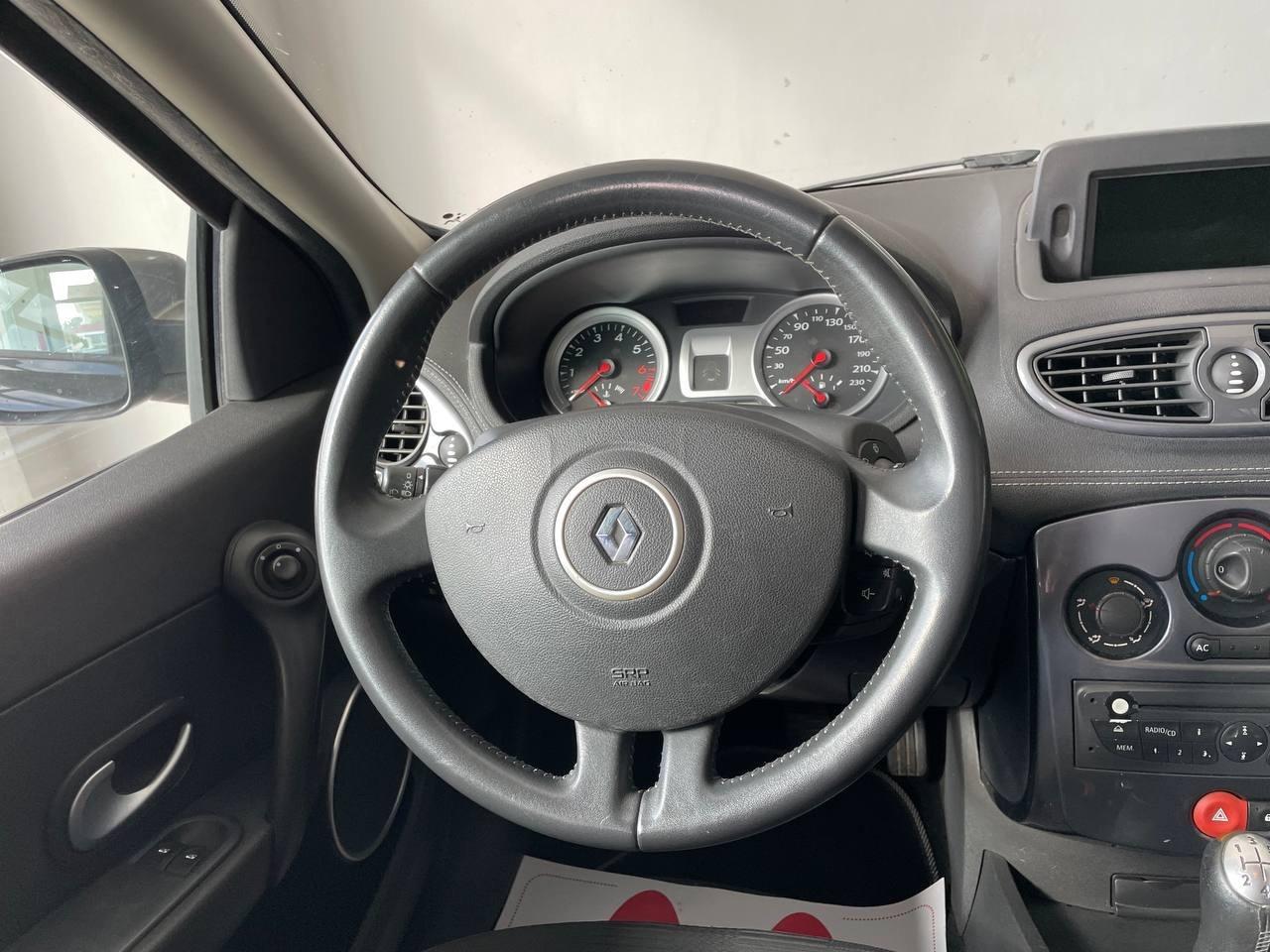 Renault Clio Euro 5 - Carrozzeria Grandinata