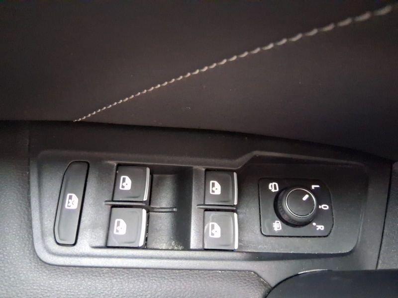 Volkswagen Tiguan Tiguan 2.0 tdi R-Line 150cv dsg