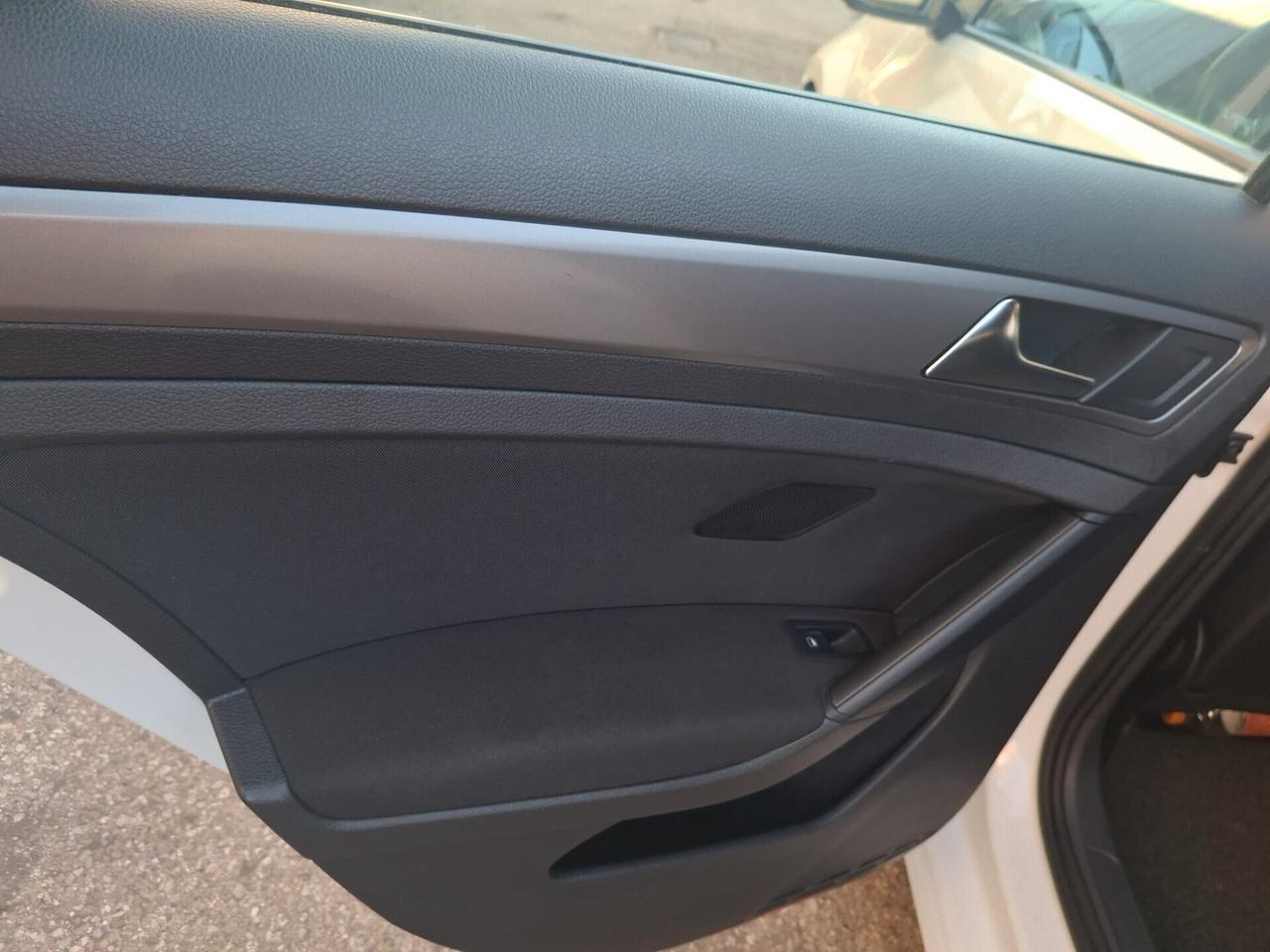 Volkswagen Golf 1.6 TDI 5p. Highline BlueMotion Technology