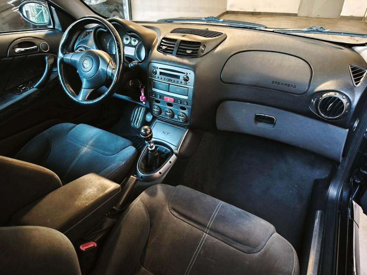 Alfa Romeo GT 1.9 JTDM 16V Distinctive