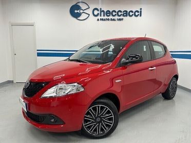 Lancia Ypsilon 1.0 FireFly 5 porte S&S Hybrid Ecochic Silver