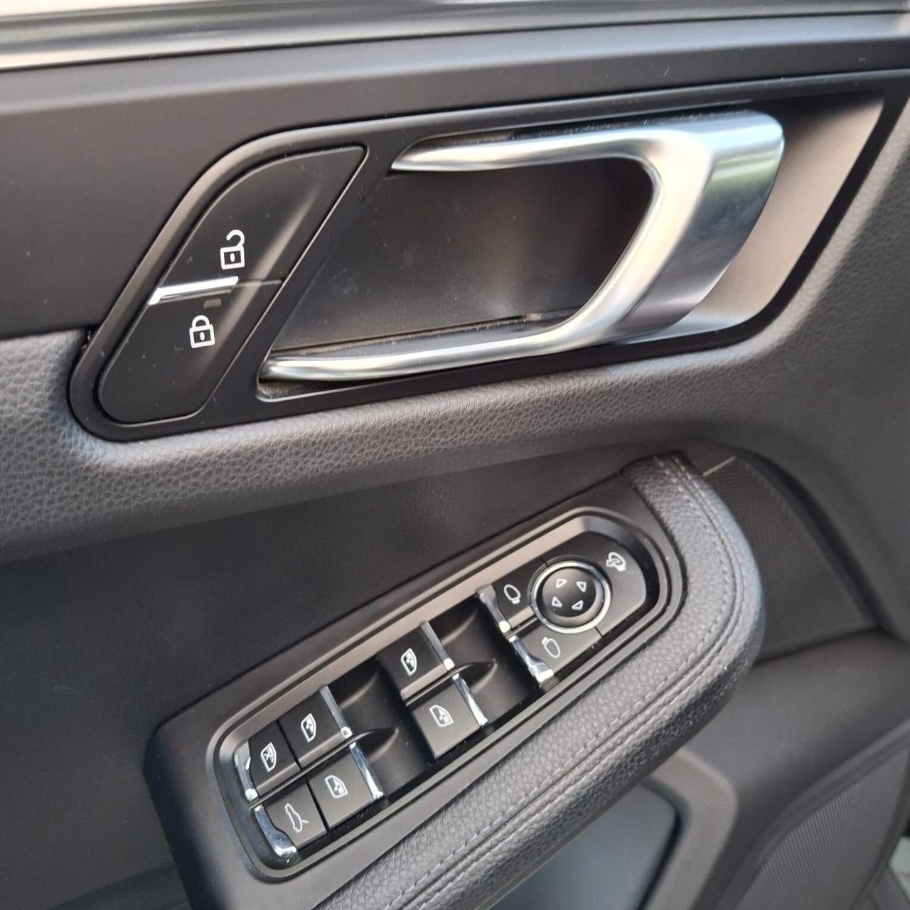 PORSCHE MACAN 2.0 265cv