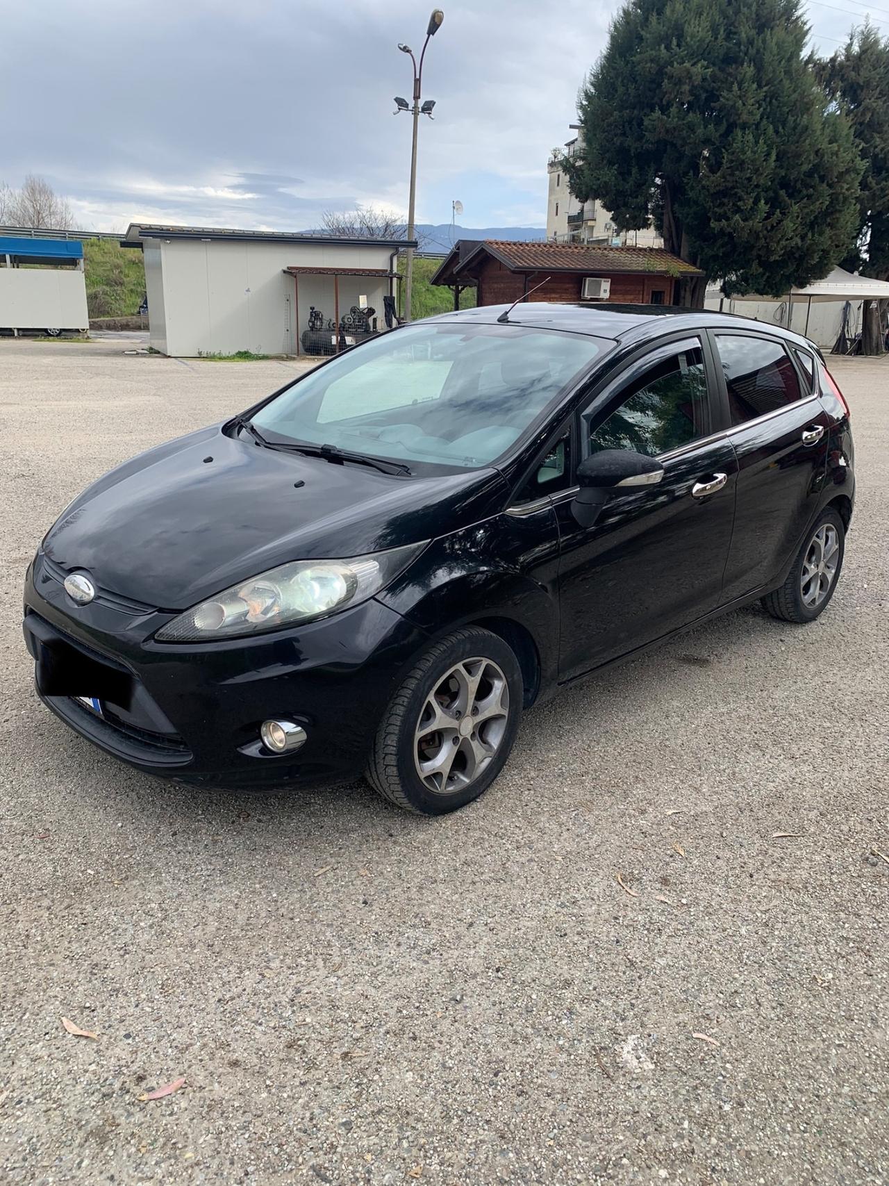 Ford Fiesta 1.4 5 porte Bz.- GPL Titanium