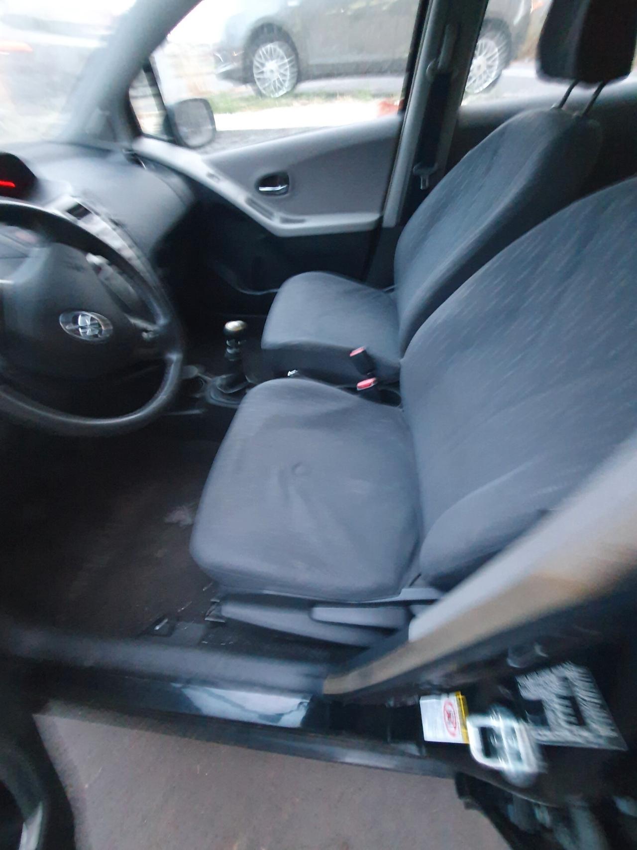 Toyota Yaris 1.4 D-4D DPF DIESEL 5 porte ANNO 2010