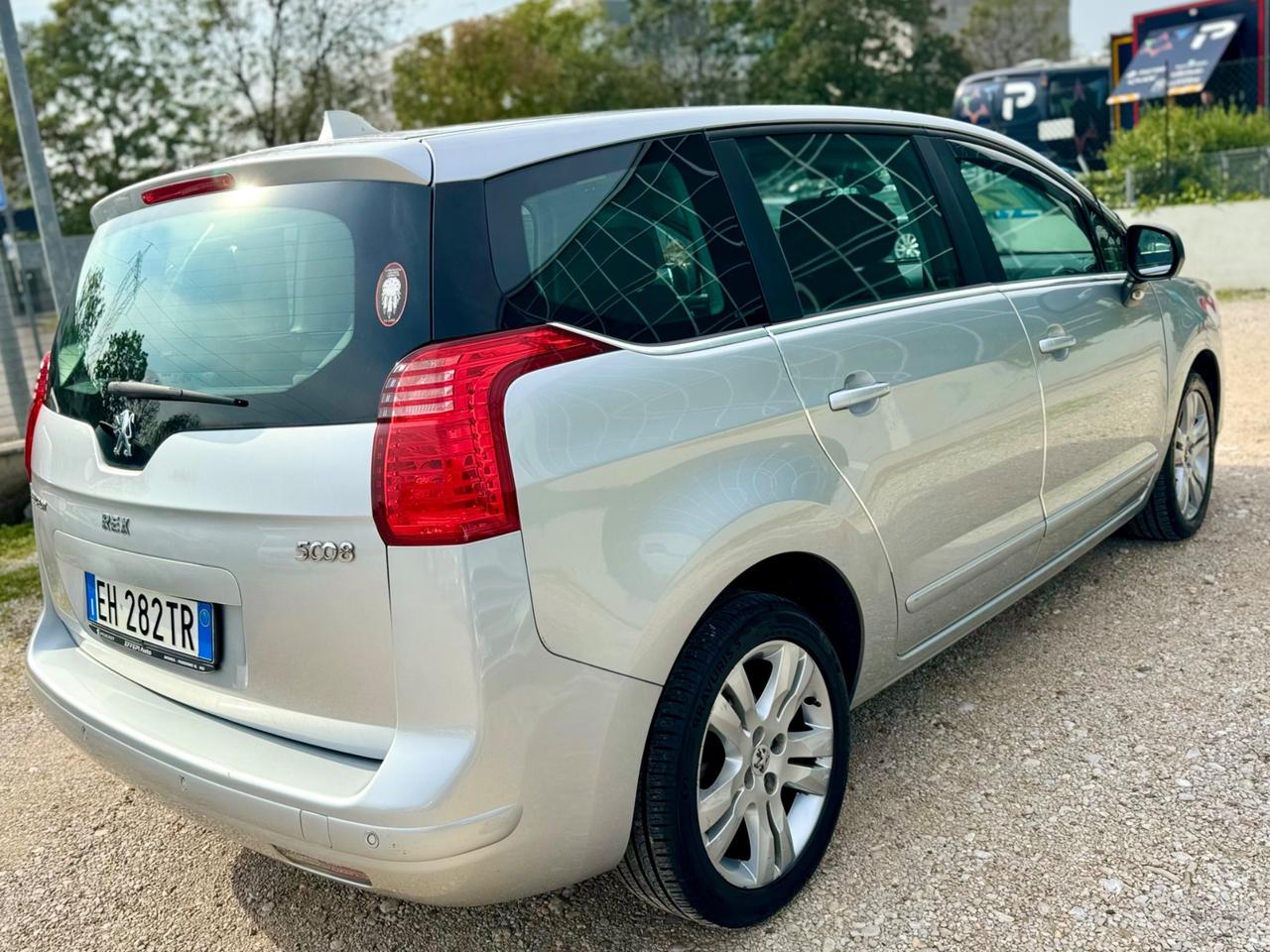 Peugeot 5008 1.6 Diesel 112CV Allure 7 posti 2011