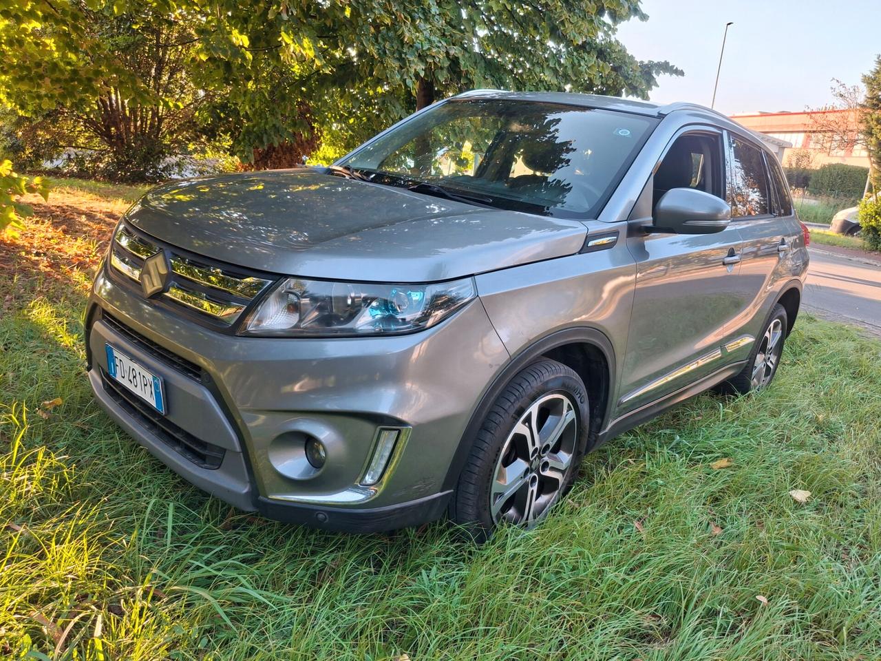Suzuki Vitara 1.6 DDiS V-Cool-INTERNI IN PELLE-NAVI-