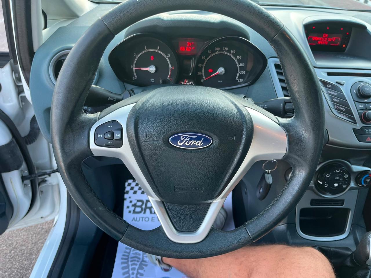 Ford Fiesta 1.2 5 porte Titanium 2010