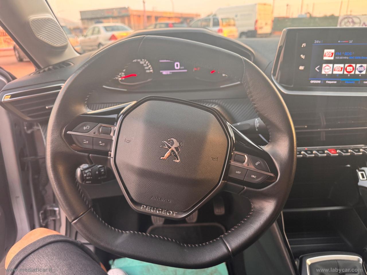PEUGEOT 208 PureTech 82 5p. Active