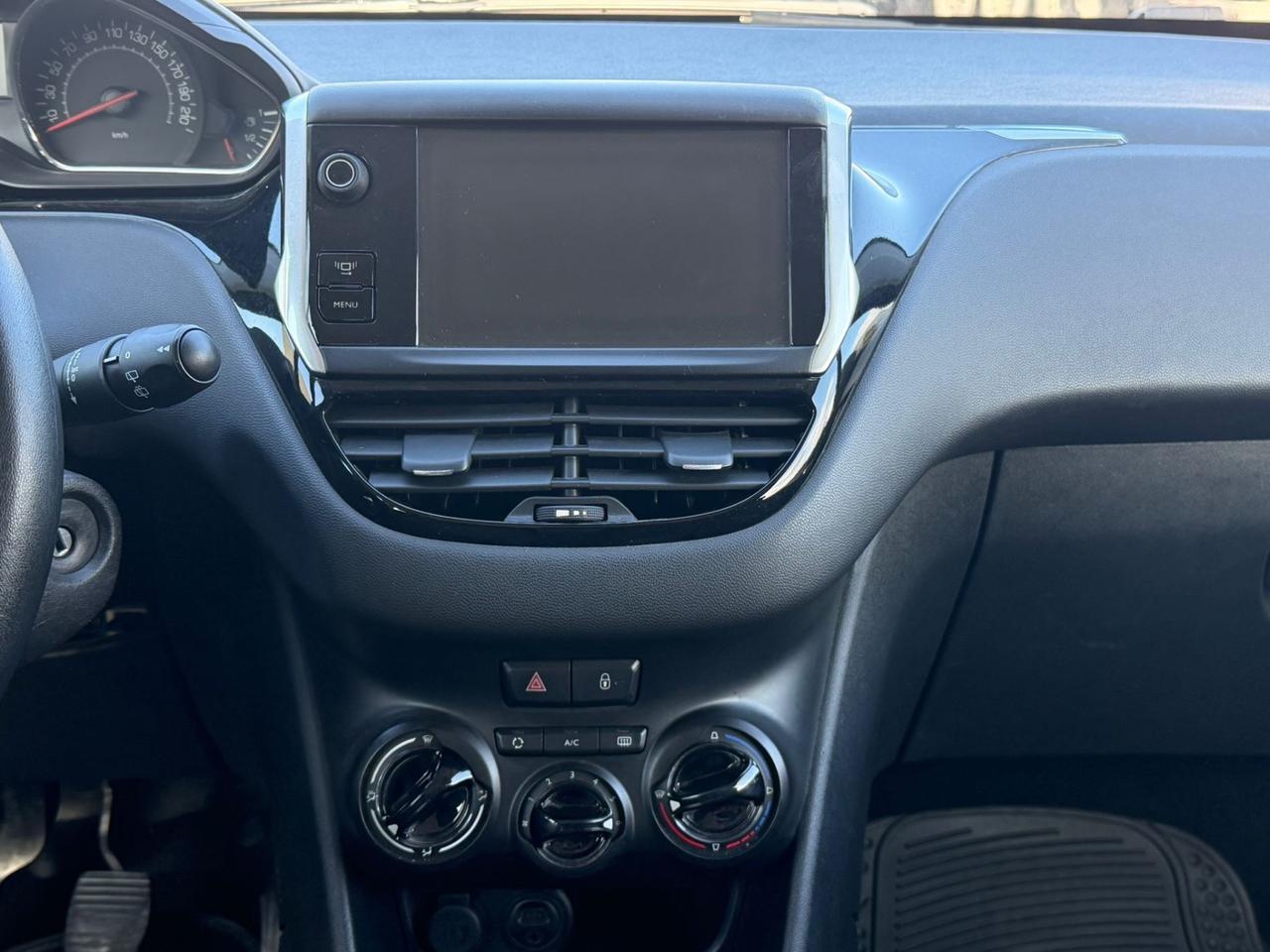 Peugeot 208 1.2 benzina. 12 mesi di garanzia