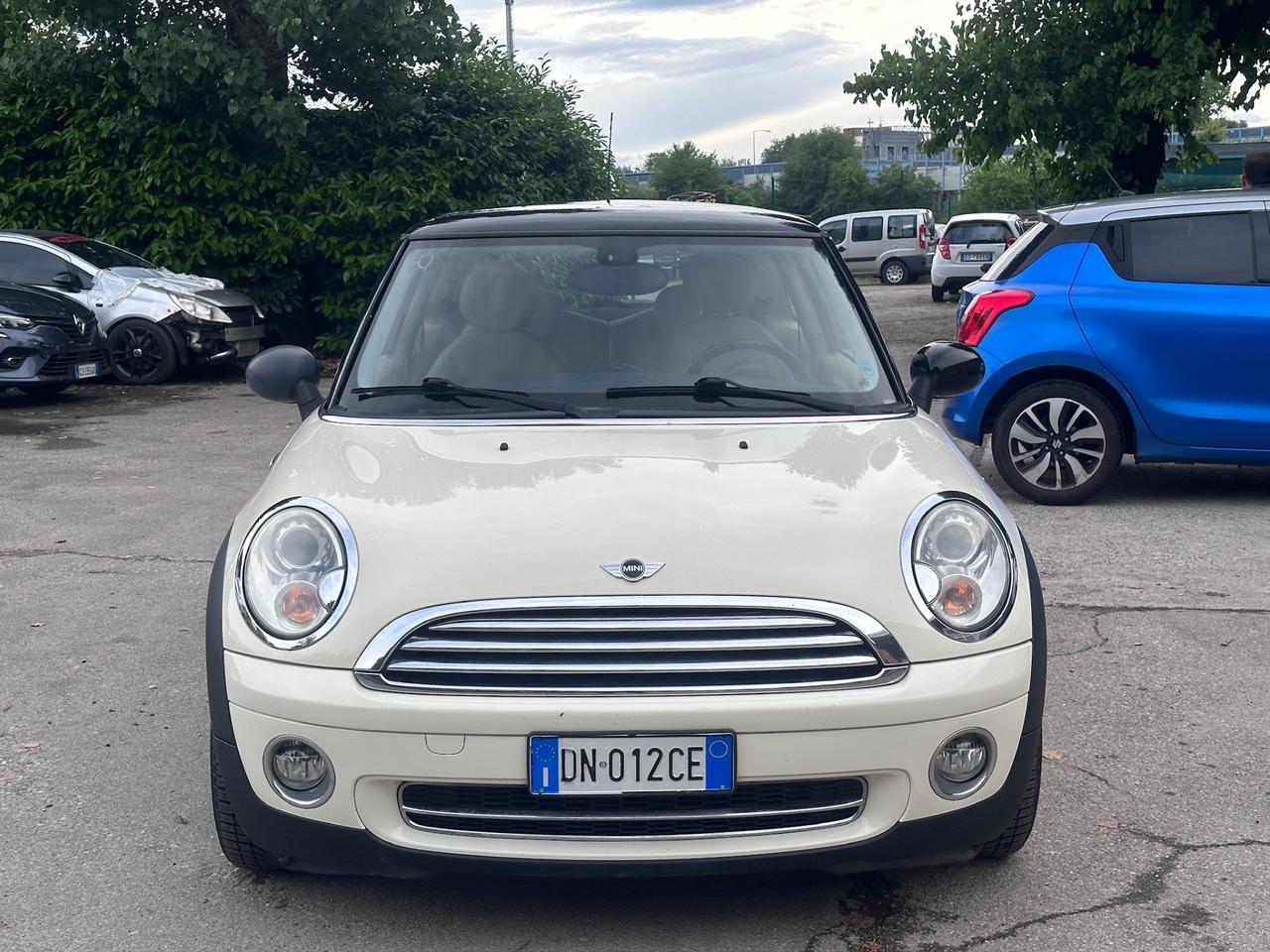 Mini 1.6 16V Cooper Benzina interni pelle