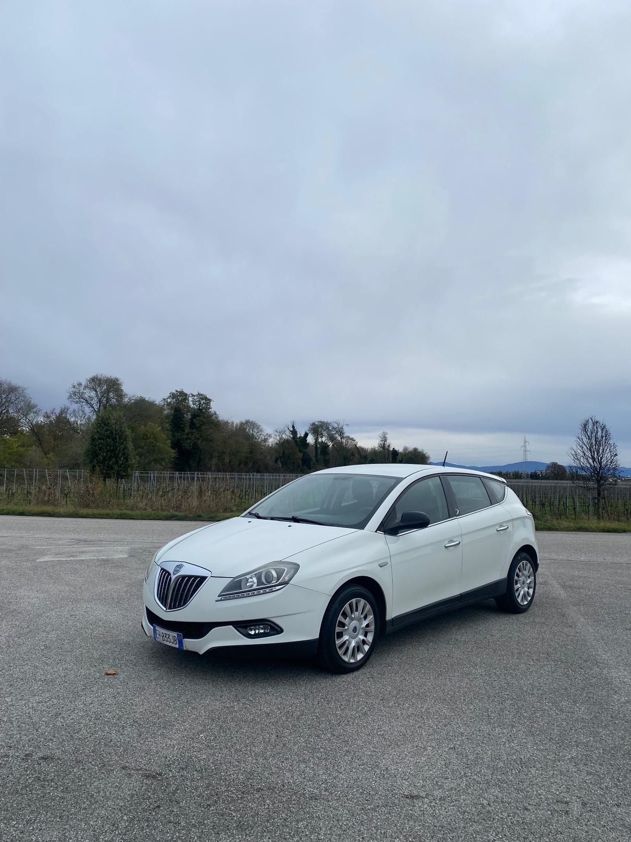 Lancia Delta 1.6 MJT DPF Gold