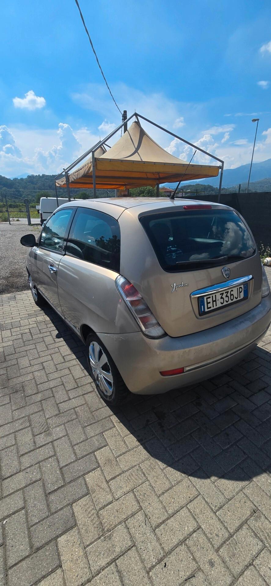 Lancia Ypsilon 1.3 MJT 75 CV Diva